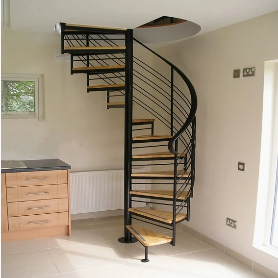 Personalizzazione Scale a spirale in legno d'acciaio dal design moderno Vendita calda Scale per soffitta diritte per interni per appartamenti Villas Case