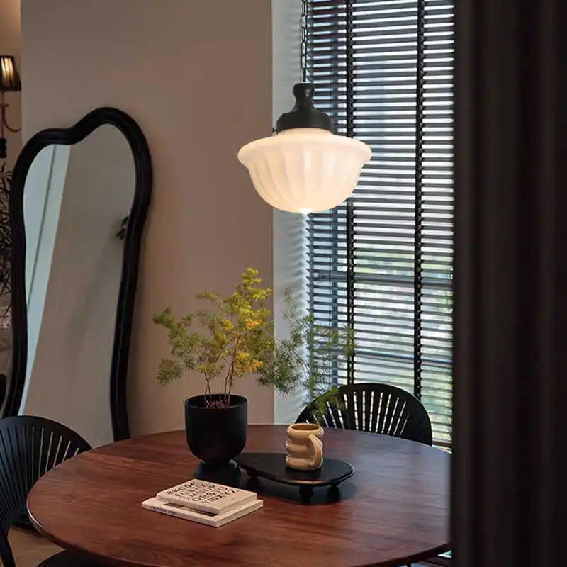 الفرنسية الحديد المطاوع قلادة ضوء الاستدارة الزجاج الأبيض مصباح معلق غرفة نوم غرفة المعيشة مطعم المطبخ خط طويل الثريا