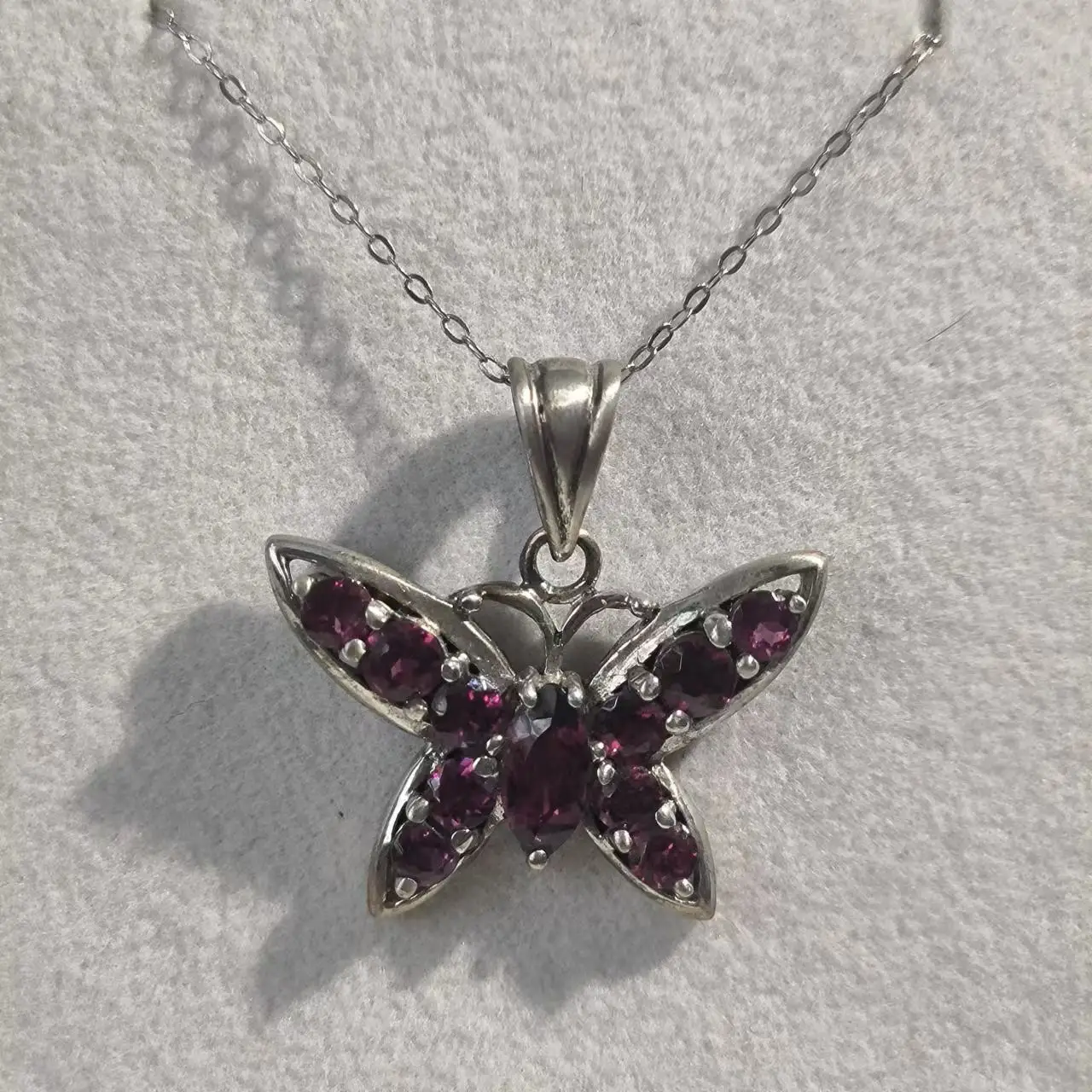 

1pcs/lot Natural Purple Garnet Pendant Necklace crystal butterfly shape S925 sterling silver inlay elegant women's jewelry