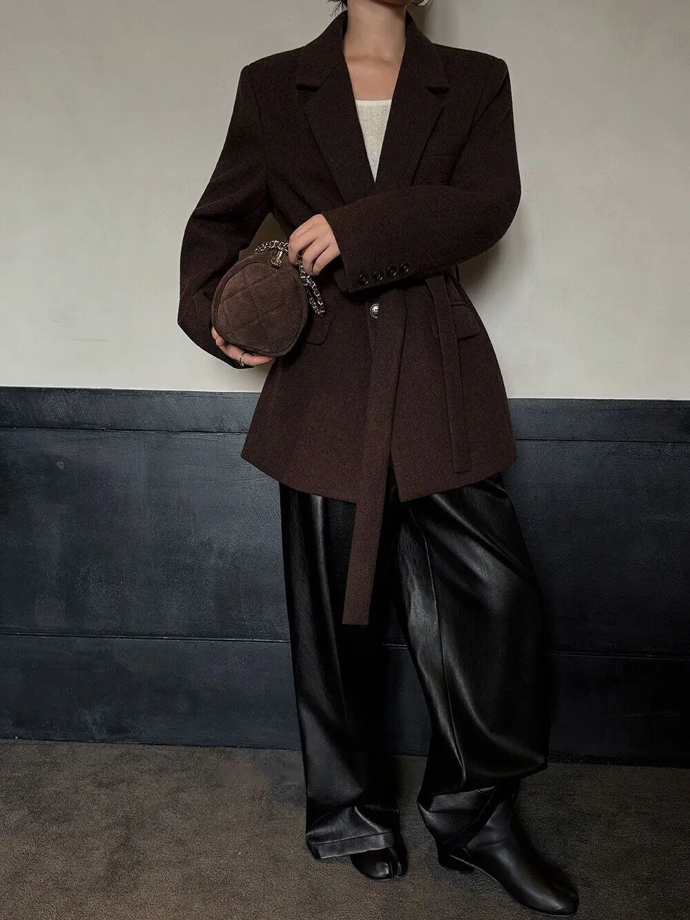 BJTZ Blazer feminino minimalista com cinto na cintura, outono inverno elegante roupa de escritório jaqueta sob medida de manga comprida para trabalho à noite