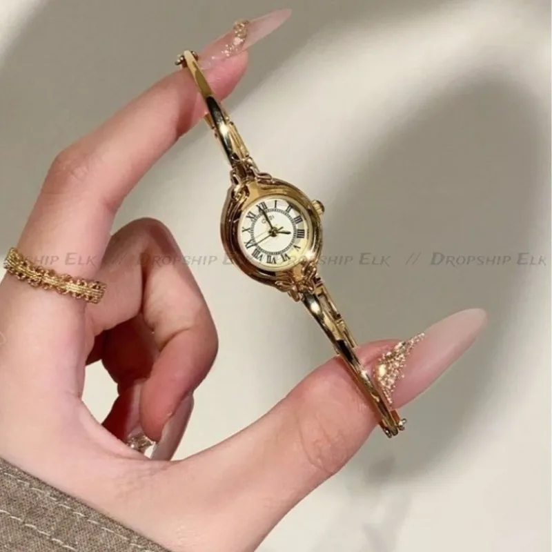 ساعة نسائية كلاسيكية قرص صغير فضي أزرق قرص صغير تصميم عصري سوار سلسلة ساعة هدية Reloj De Mujer