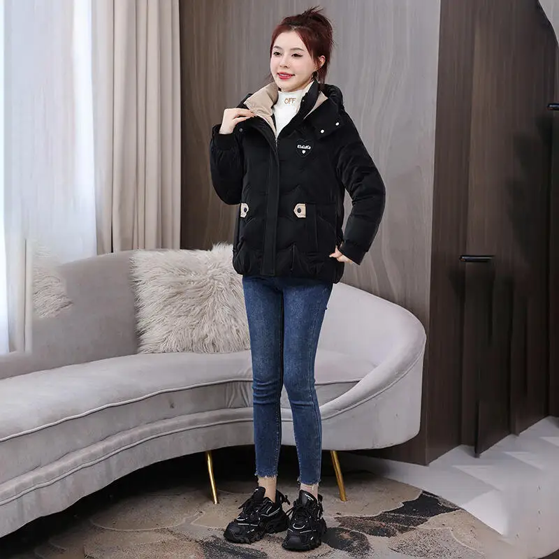 2025 frauen Neue Herbst/winter Kurzen Stil Vielseitig Westlichen Stil Baumwolle Mantel Tops Mode Verdickt Warme Design Mit Kapuze Baumwolle mantel