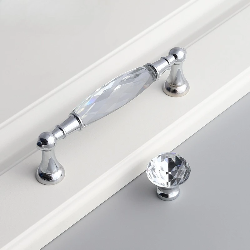 Moderne Küchenaccessoires Möbelbeschläge Chrom-Schrankgriffe Schubladenknöpfe mit Einzelloch Luxus-Kleiderschrank- und Kommodengriffe – Detail 1