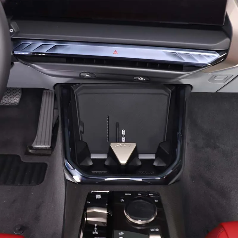 لسيارات BMW X3 G45 2025-2026 سيارة مركز التحكم المضادة للانزلاق حصيرة الهاتف لوحة شحن لاسلكية شاحن حصيرة وسادة واقية اكسسوارات السيارات