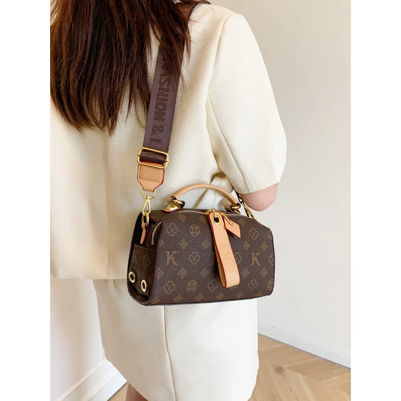 New Retro Printed Pillow Bag Large Capacity Multifunctional Fashion Commuter Single Shoulder Crossbody Bag