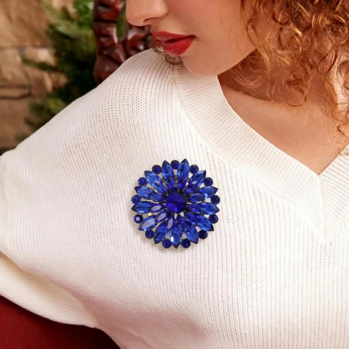 

Beaut&Berry Luxury Crystal Glass Flower Brooches for Women Unisex Rhinestone Pins Casual Party Jewelry Accessories Gifts