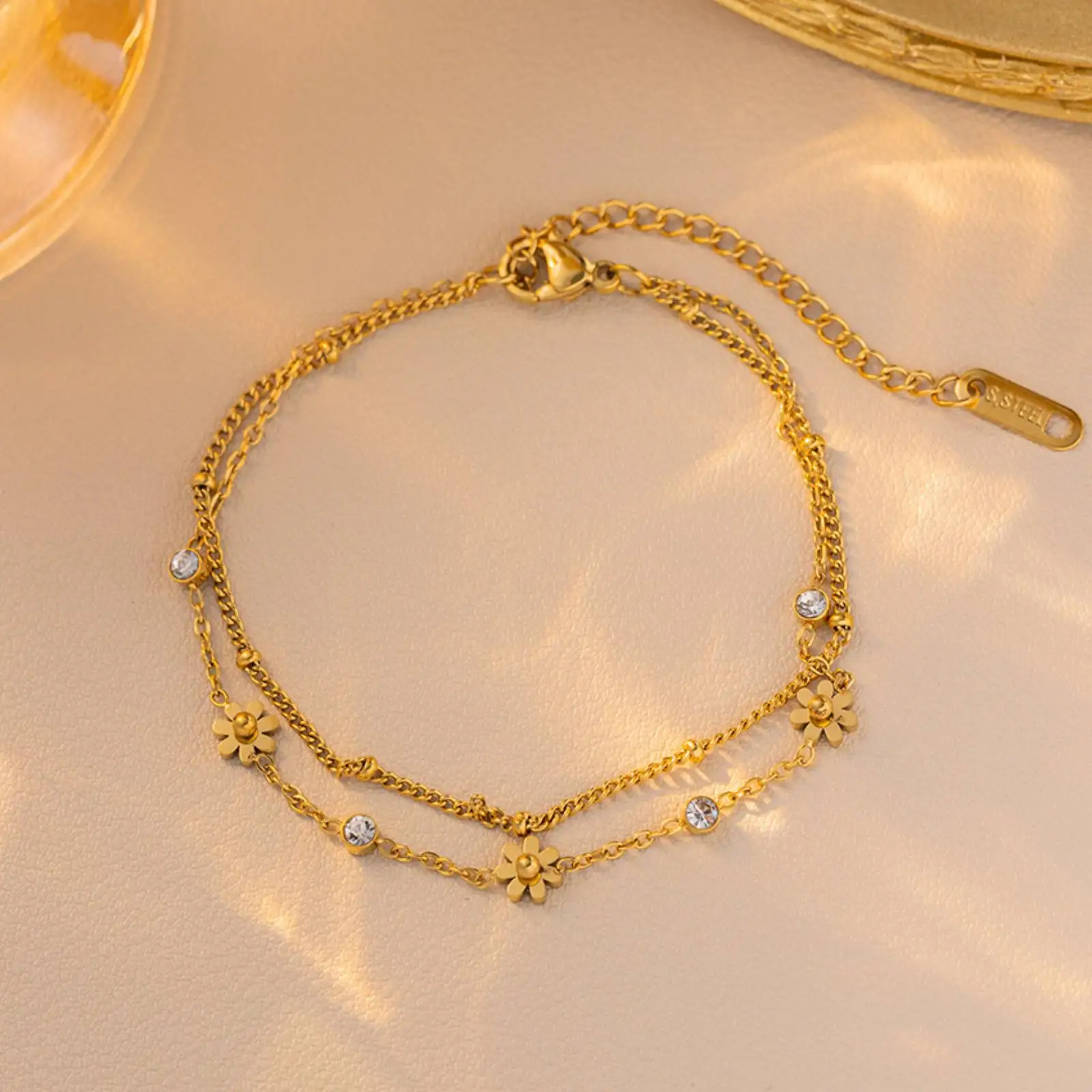 Elegantes Gänseblümchen-Charm-Armband für Frauen und Mädchen Geschenke Edelstahl-Schmuck-Accessoires – Detail 2