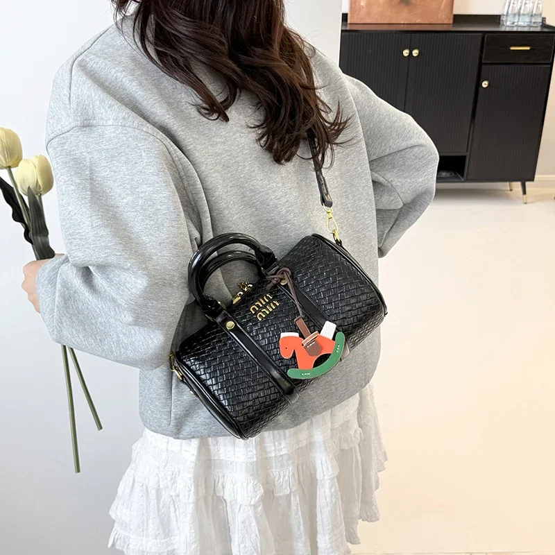 

Elegant Leather Commuter Bag For Business With Minimalist Style Large Capacity Vintage Inspired Look