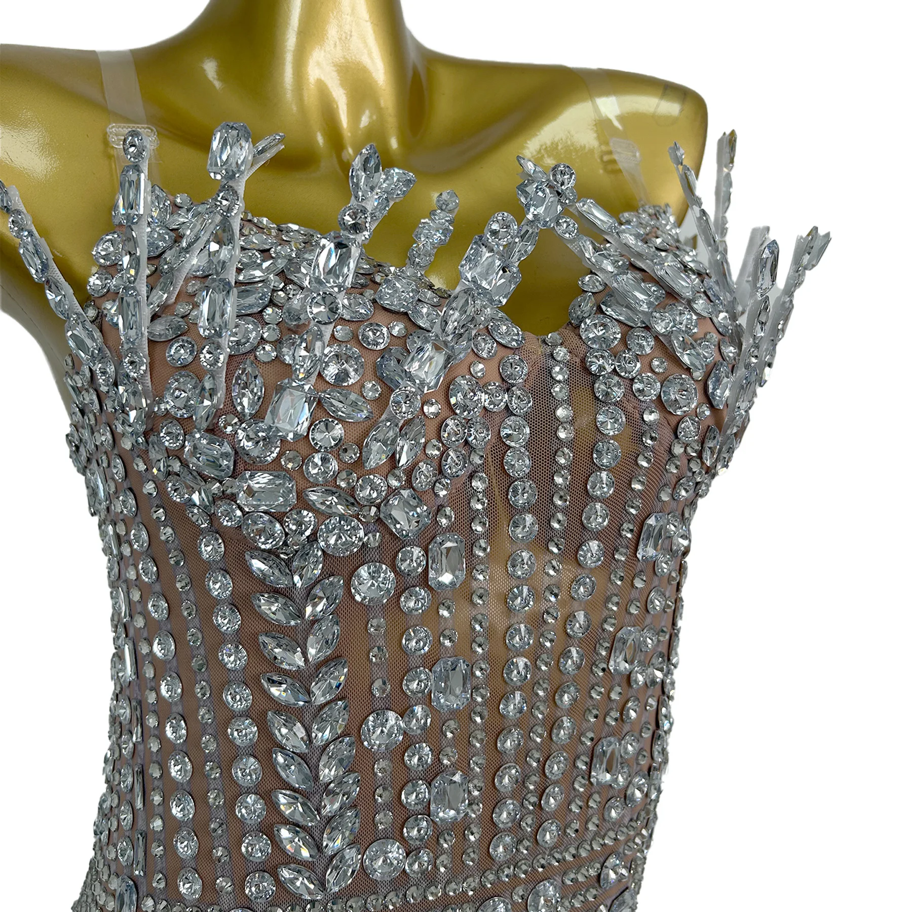 فستان سهرة فاخر من Bazhuayu في دبي فستان الأميرة بدون حمالات كريستالي متلألئ لحفلات أعياد الميلاد وحفلات الزفاف وحفلات الكوكتيل