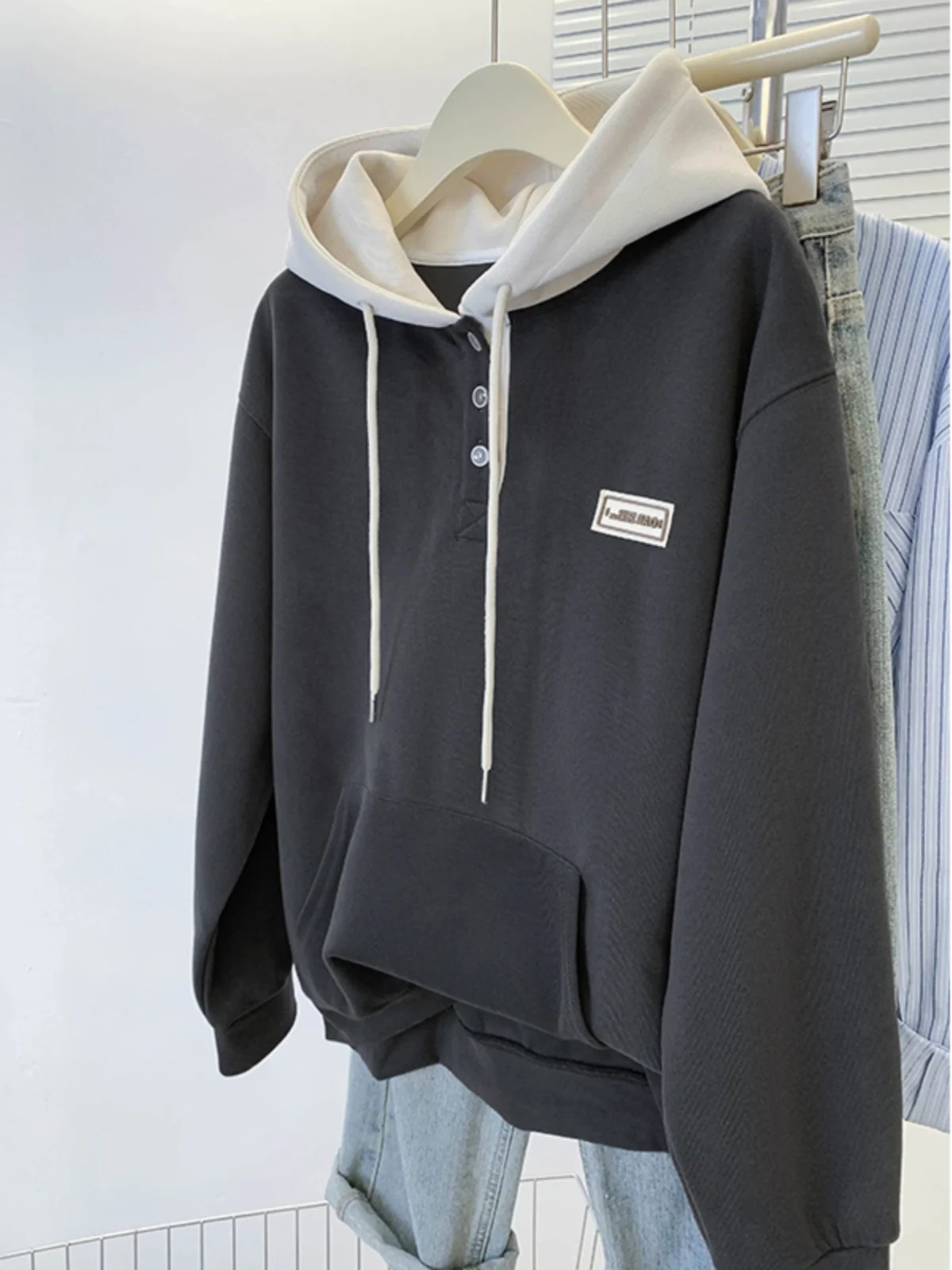 Retro Amerikaanse gesplitste kleur Blo Loose Fit dameshoodie Herfst Winter Design Sense Afslankende Patchwork Jaet Top