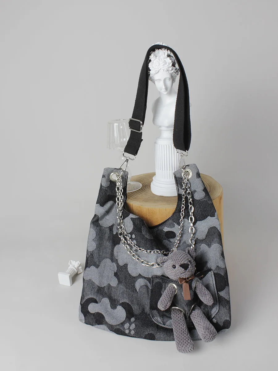 

2026 New Fashion Original Denim Large Capacity Tote Bags Bear Doll Metal Chain Pendant Decorative Shoulder Crossbody Bags Trendy