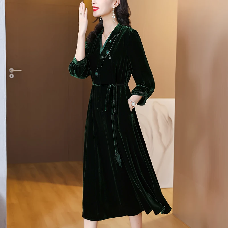 2023 Silk Velvet Flower Embroidered Long Sleeve Dress for Women's Dark Green Vintage Loose Size Mom's Slim Knee Length Dress