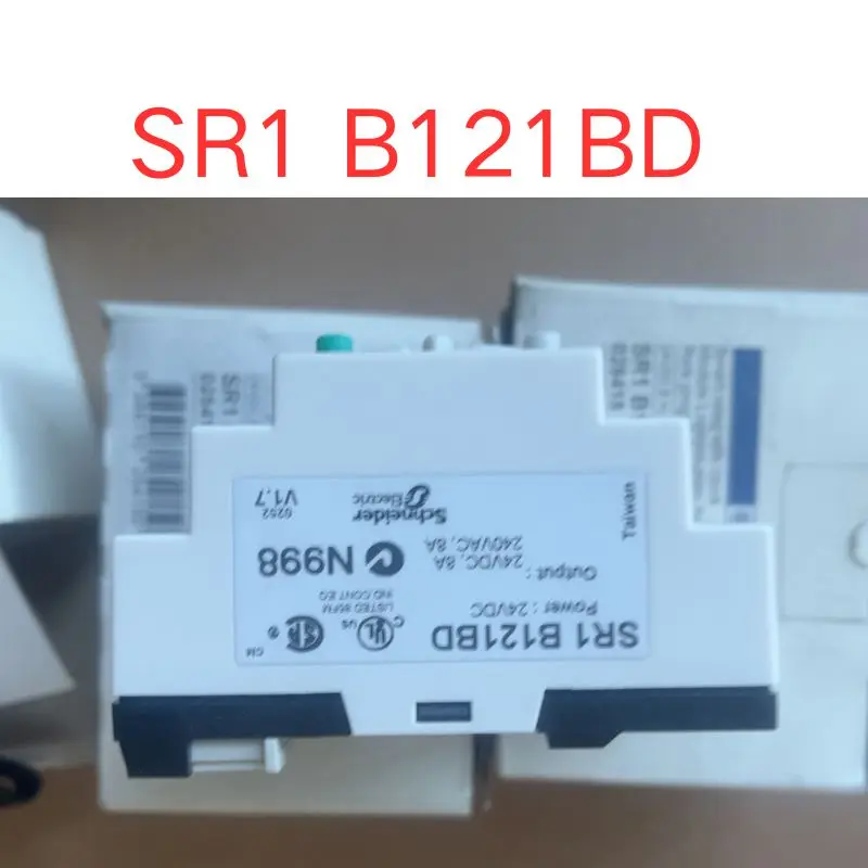 Brand New SR1B121BD logic controller DC24V 8 (4-way AI) input 4 relay outputs with real-time clock display panel Fast Shipping