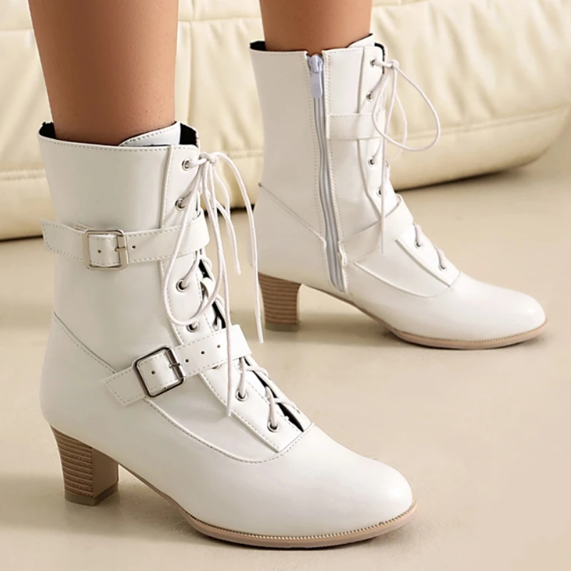 

Модные женские ботильоны, черно-белые короткие ботинки с пряжкой на низком каблуке, обувь для вечеринок, женская обувь большого размера 48, 2025, зимняя обувь