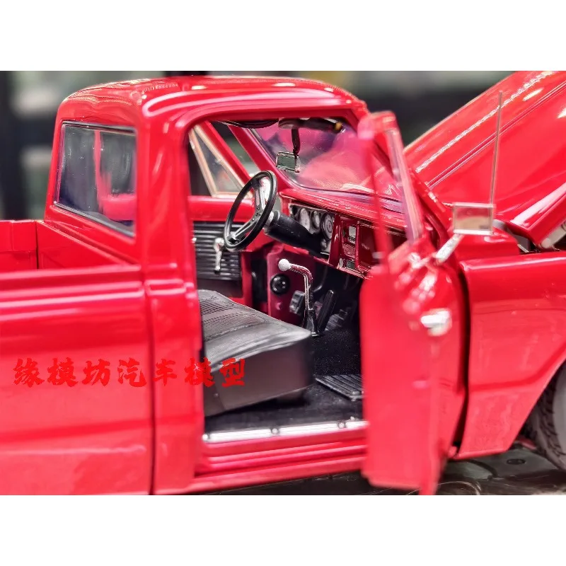 ACME 1:18 Chevrolet C10 Custom Showtime 1967 - usage example
