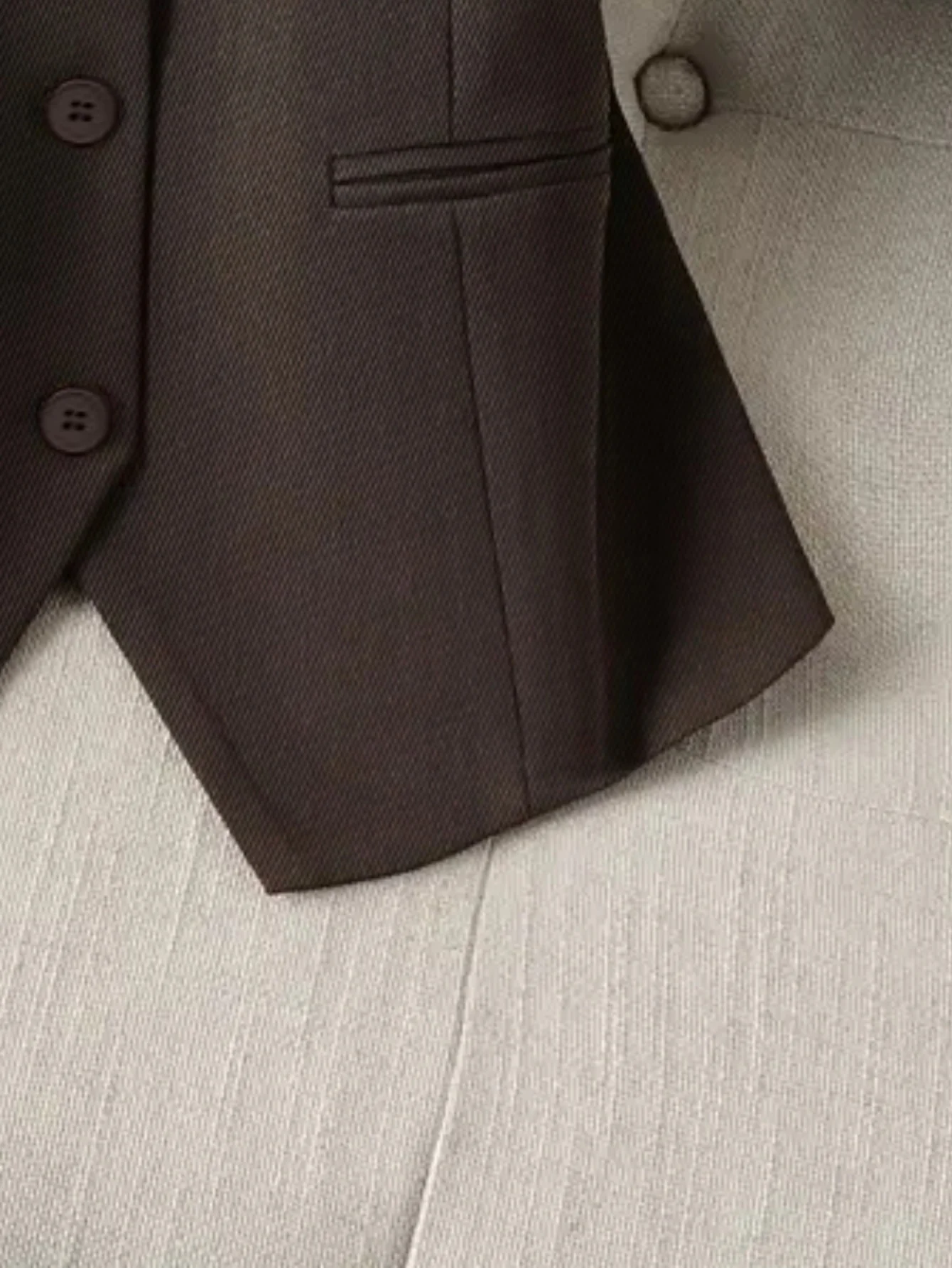 เสื้อกั๊กสูทผู้หญิงสไตล์วินเทจ สีน้ำตาล แบบสั่งตัด ไม่มีแขน ปกเสื้อแบบลาペル ดีไซน์กระดุมเข้ารูป เหมาะสำหรับใส่ทำงานประจำวัน สวมใส่สบาย ดีไซน์พับได้ทุกแบบ