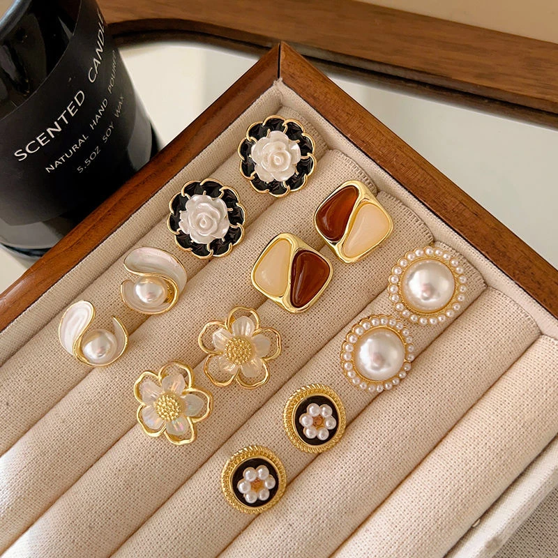 مشبك أذن بتصميم صغير ورائع للسيدات 2025 أقراط بتصميم عصري جديد أقراط لؤلؤ بدون فتحات للأذن #3