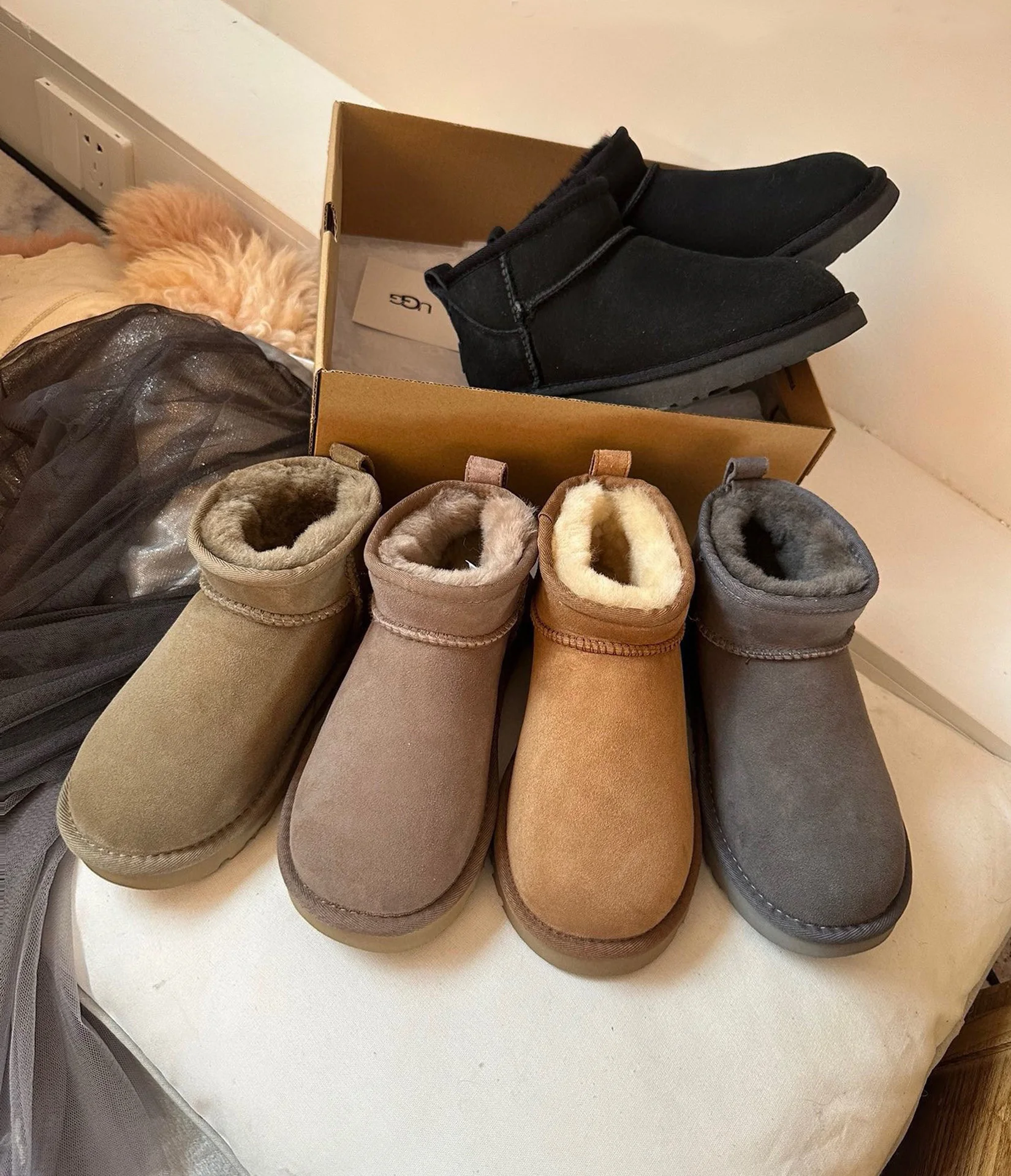 

2024 Winter Designer Snow Ankle Women Shoes Boots Woman Fur Tazz Men Tasman Slipper Ultra Mini Luxury Funkette Brand Lady Bot