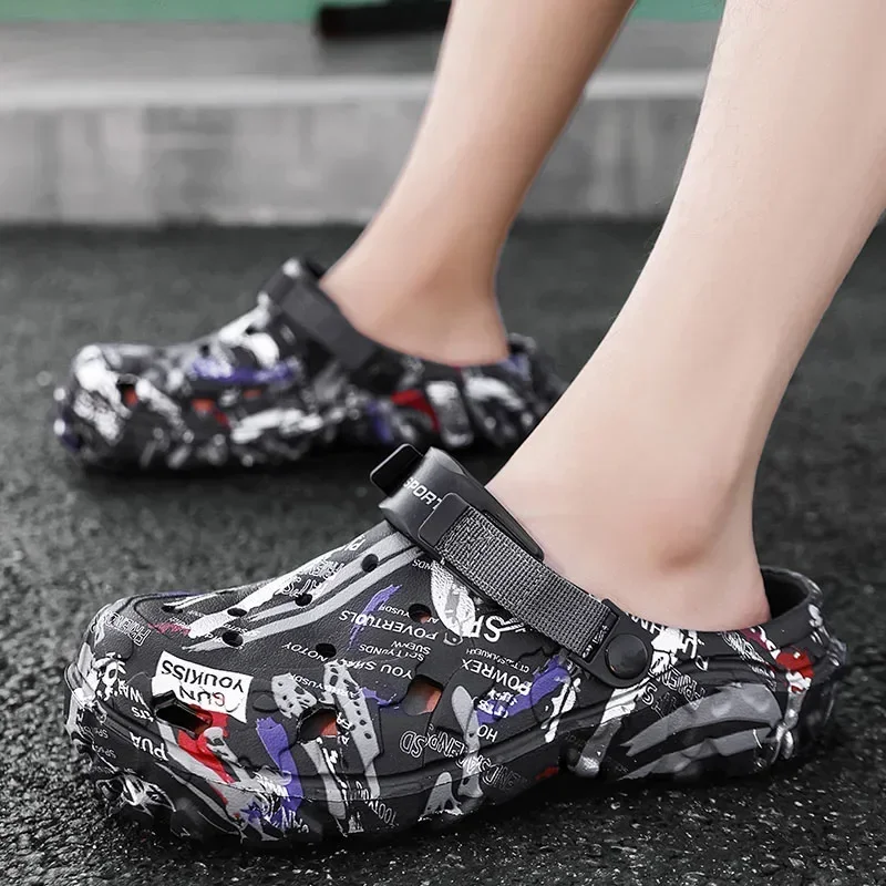 

New Men Clogs Slippers Outdoor Sandals Garden Male Casual Slippers Fashion Comfort Home Soft Slipper Plus size