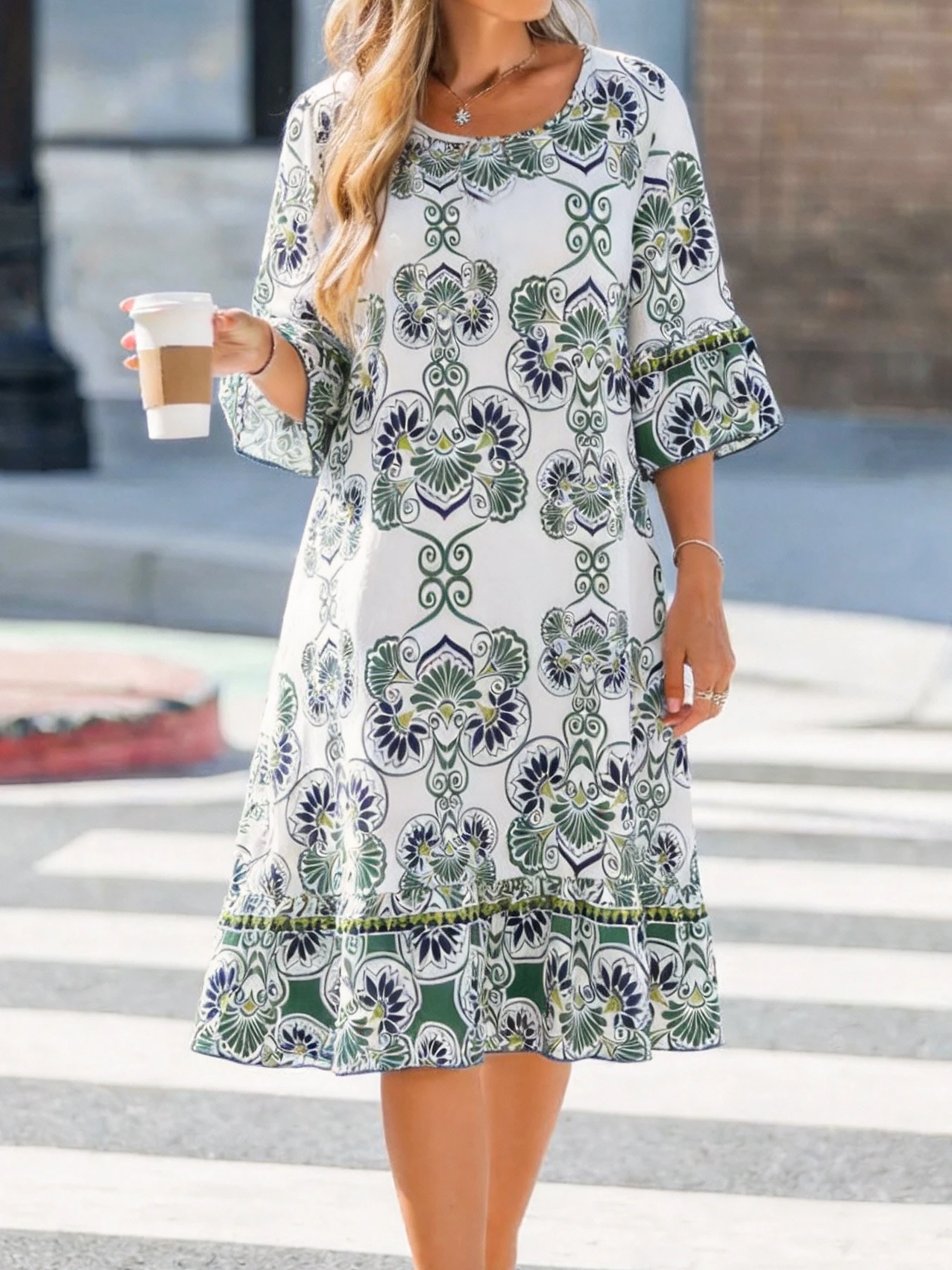 Boho-Tunika-Kleid mit geometrischem Blumenmuster, Rundhalsausschnitt, Ellenbogenärmeln und Bordüren am Saum für Damen
