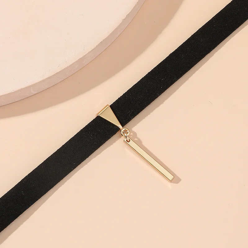 Gothic Black Velvet Choker Short Necklace for Women Tattoo Gold Color Strip Pendants Collares Mujer Collier Femme Bijoux