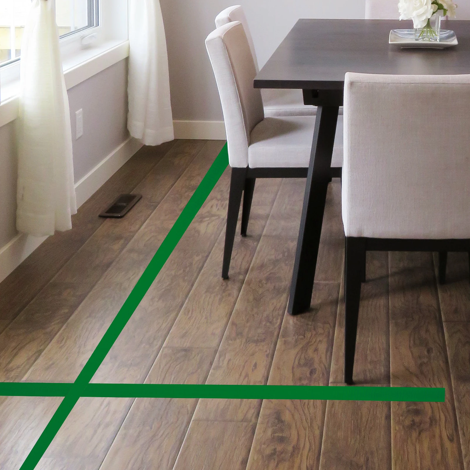 

1 Roll Green Cloth Tape Heavy Duty Adhesive Multi-Use Carpet Floor Fabric Sticky Tape For Indoor Outdoor
