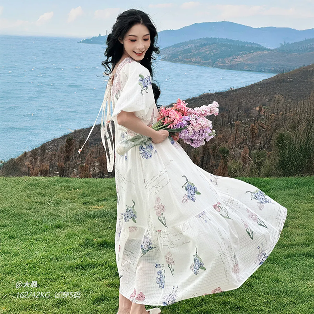 

【Художественное и элегантное летнее платье】Платье из облачной ткани в стиле феи-принцессы с рукавами-фонариками и отделкой из лент, с принтом.