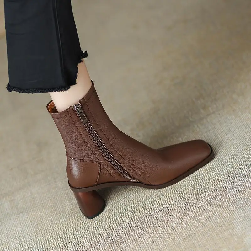 Krazing Pot New Arrival Cow Leather Square Toe Thick High Heels Chelsea Boots Gentlewomen Simple Style Joker Zipper Ankle Boots