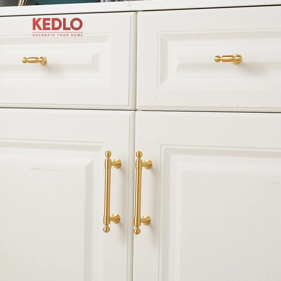 KEDLO Europäischer Retro-Antik-Messinggriff für Küchenschränke, massiver Messinggriff in Gold, langer Schubladengriff – Detail 9