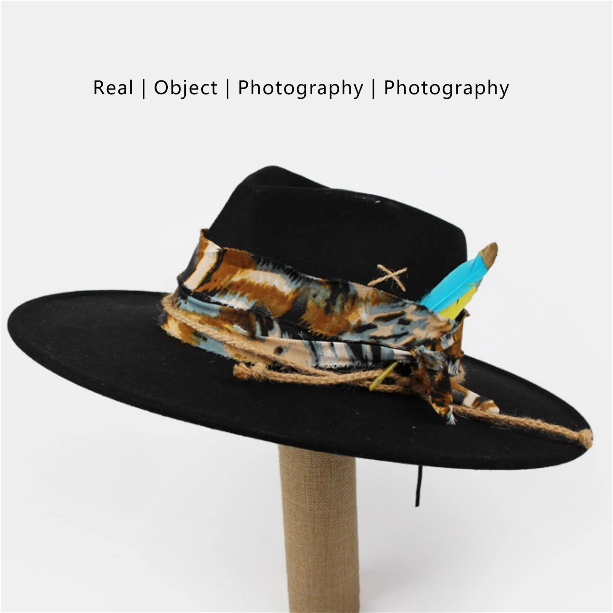 قبعات فيدورا صوف كلاسيكية للنساء والرجال قبعة تريلبي ذات حافة واسعة مع تفاصيل ريش عتيقة #1