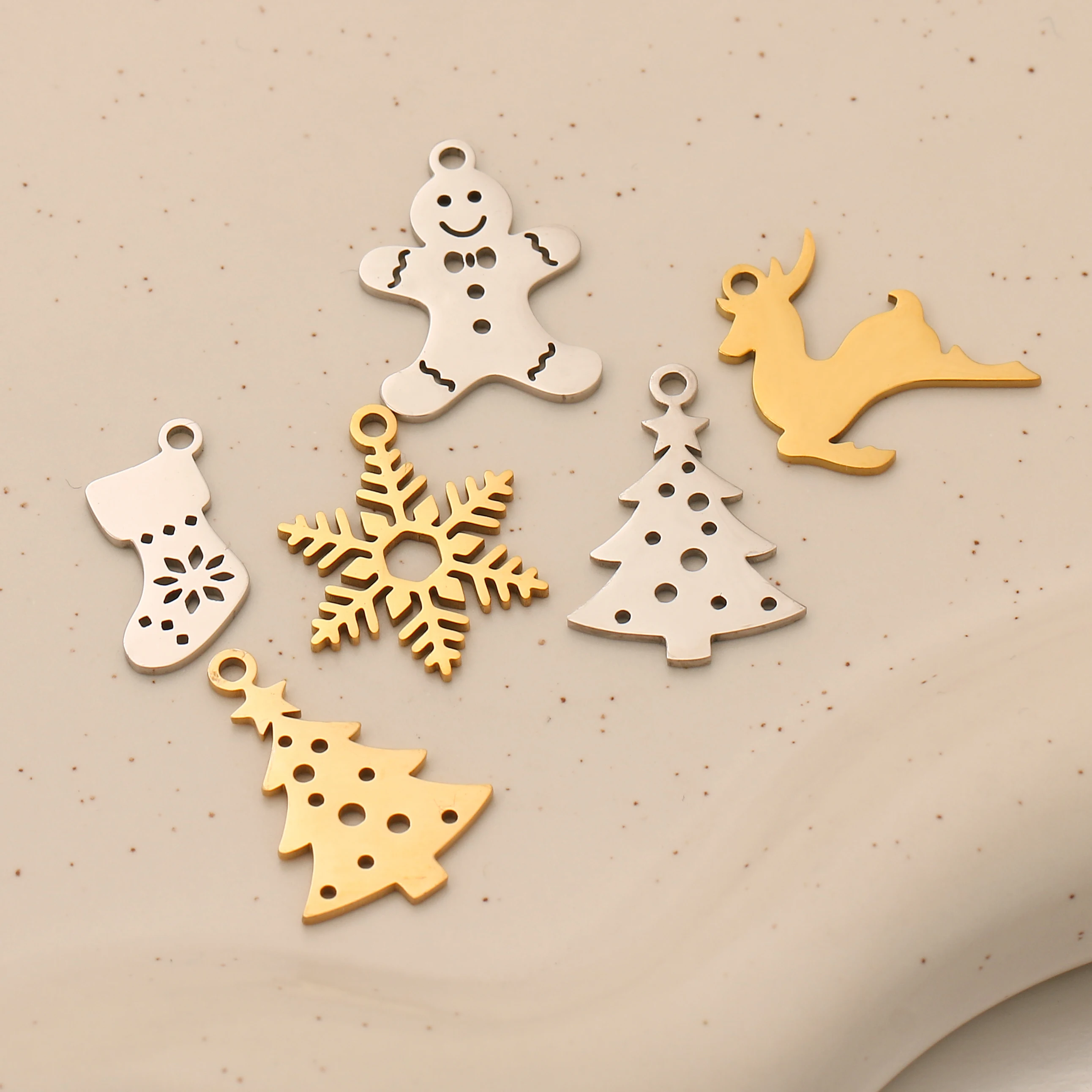 5 Stück Weihnachtsanhänger aus Edelstahl, Schneeflocke/Glocke/Weihnachtssocke/Hirsch, Weihnachtsanhänger, Dekoration, Anhänger, DIY-Schmuckherstellung, Zubehör – Detail 3