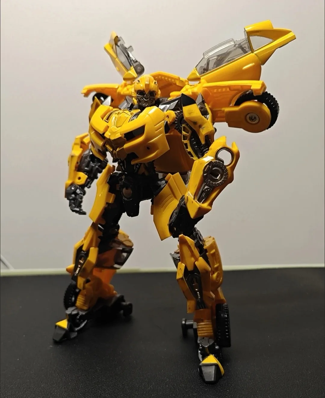 متوفر في المخزون TW1025B Dark Bee TW-1025 KO SS49 ألعاب التحول سيارة روبوت عمل أرقام الأوتوبوت نموذج جمع الأولاد هدية #5