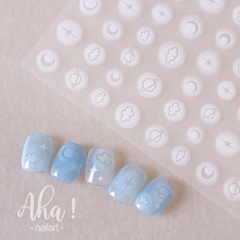 Elegante Herz & Sterne Nagel abziehbilder-weißes Farbverlauf hohles Design, selbst klebende Nail Art Aufkleber, romantische Maniküre Akzente