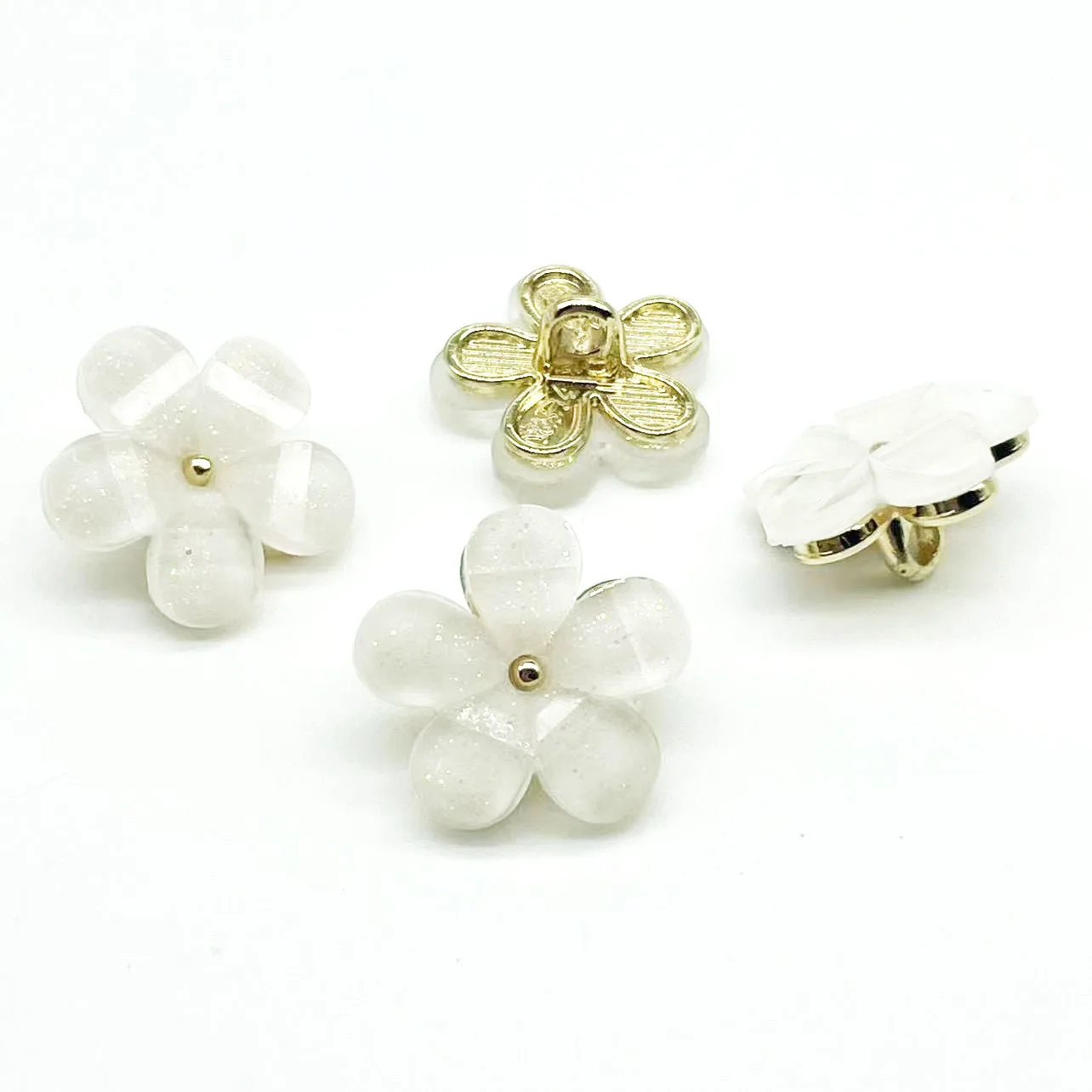 10PCS White floral hand-sewn buttons for jumpers knitwear shirts fashion accessories alloy resin petal buttons decoration