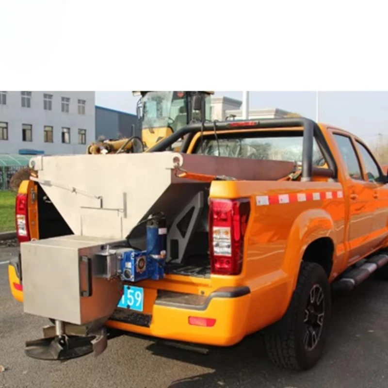Truck Mounted Snow Melting Agent Spreader Adjustable Spreading Width For Municipal Highway Winter Road Maintenance