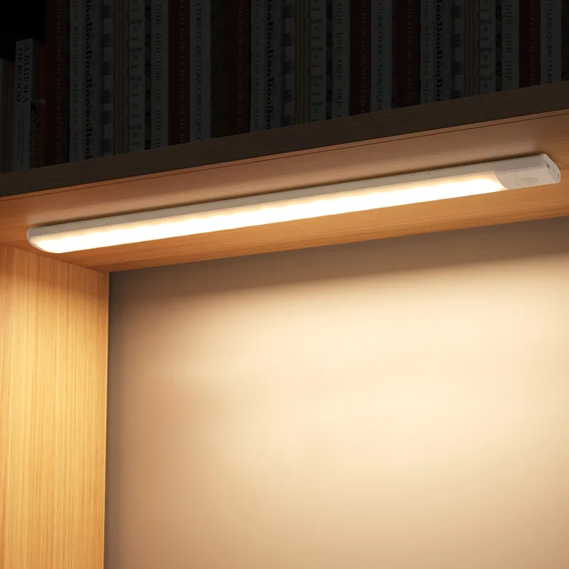 Lampen intelligente menschliche Erkennung ultra dünnes LED-Licht, drahtloses magnetisches Saugband, wiederauf ladbare Veranda Kleider schrank Licht leiste