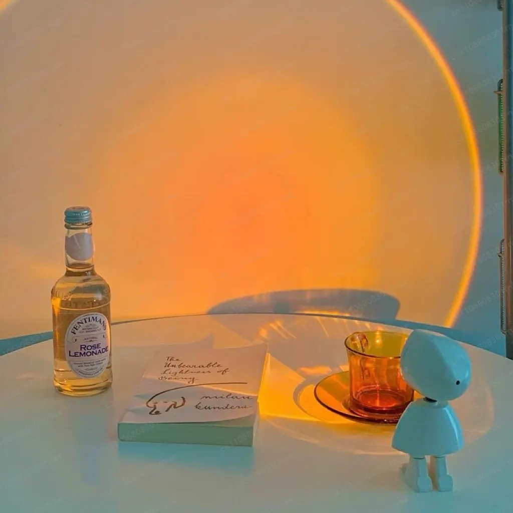 

Mini sunset red sunset photo atmosphere equipment astronaut sunset robot girl gift