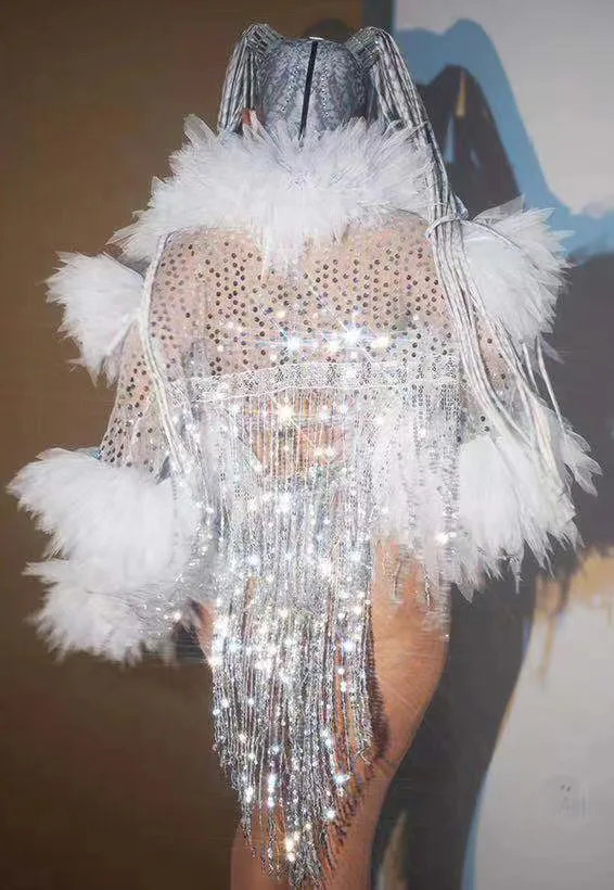 Ensemble Bikini argenté brillant avec pompon, avec manteau en cuir blanc pour femmes, modèle de mode, vêtements Drag Queen, Costumes de scène