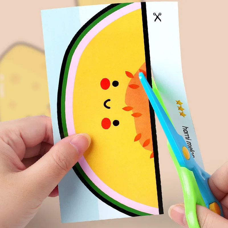 قطع الورق المصنوعة يدويًا بدلة اوريغامي مثيرة للاهتمام على شكل حيوان/نبات/أنماط طعام بما في ذلك مقص ألعاب تفاعلية بين الوالدين والطفل