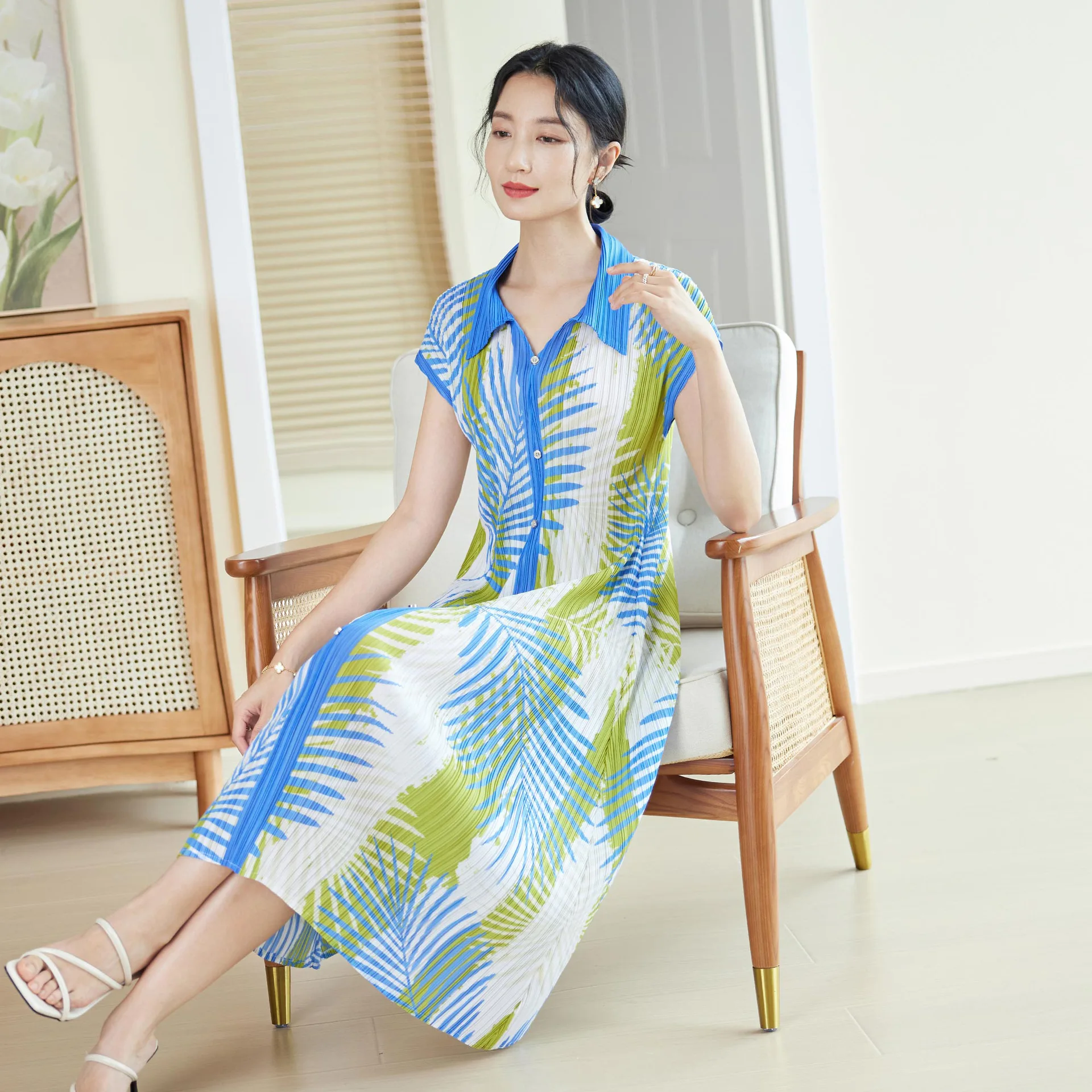 

Early autumn new women's dress, high-end dress with Miyake pleats, fashionable print, loose large-sized, fashionable mid-length