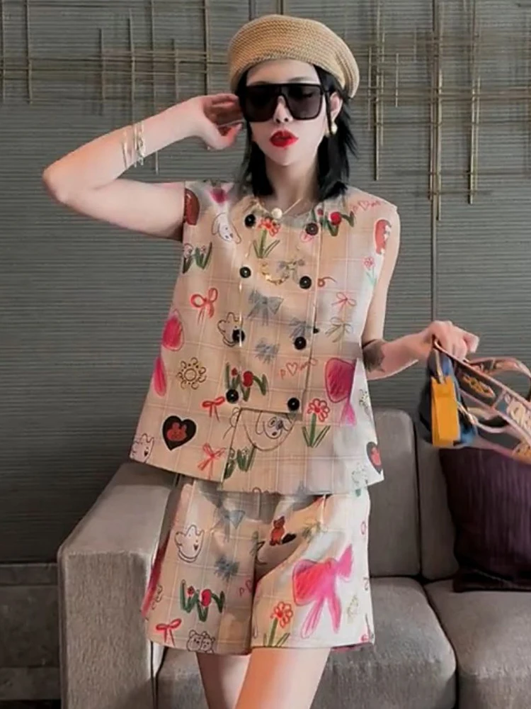 

Temperament age reducing fashion set women's summer new product irregular graffiti sleeveless vest shorts two-piece set