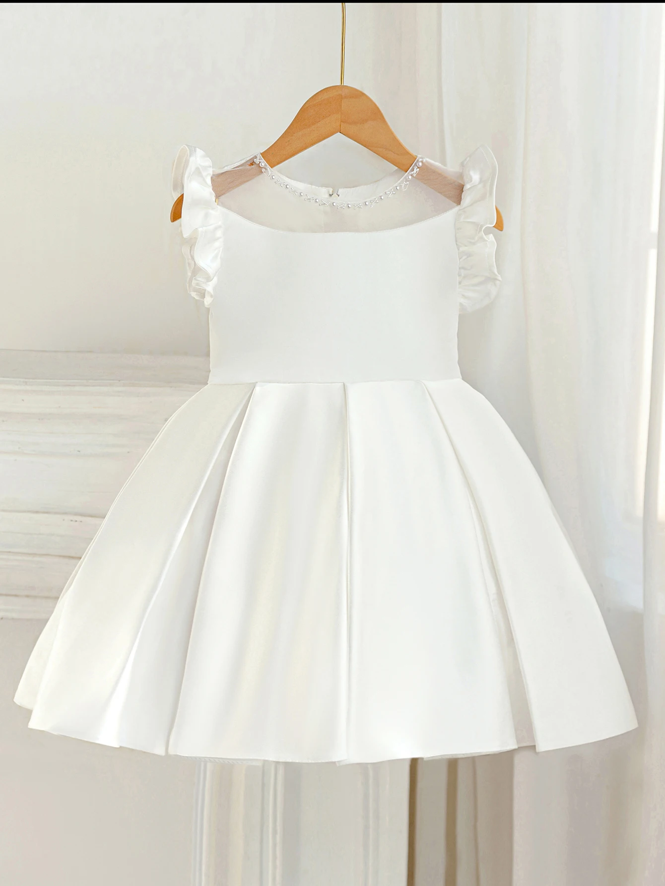 

Satin Flying Sleeve Children's Party Stage Performance Dress Young Girl Fancy Dress