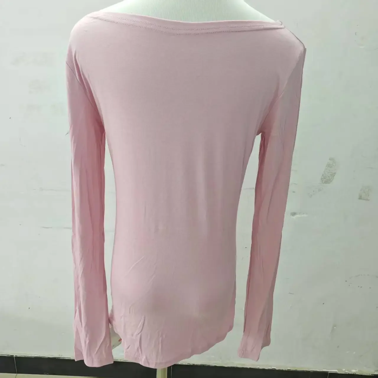 الوردي رسالة ستار شفافة طويلة الأكمام قاعدة قميص علوي Jisoo كيم لمفتاح طويل الخريف 2025 موضة المرأة تي شيرت نمط غير رسمي #4