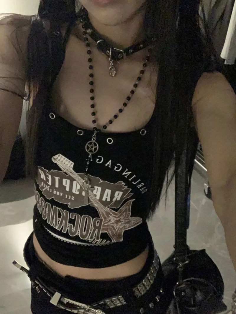 

Women's Black Retro Rock Graphic Tank Top Vintage Punk Rivet T-Shirt Women Black Grunge Streetwear Summer Sexy Slim Fit Tee