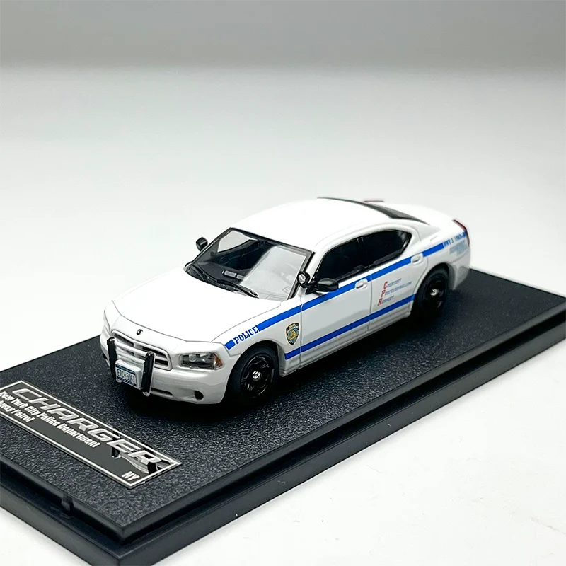 

Модель полицейского автомобиля Charger в масштабе 1:64, литая под давлением, статическая коллекционная модель, украшение, праздничный подарок, игрушка, сувенир