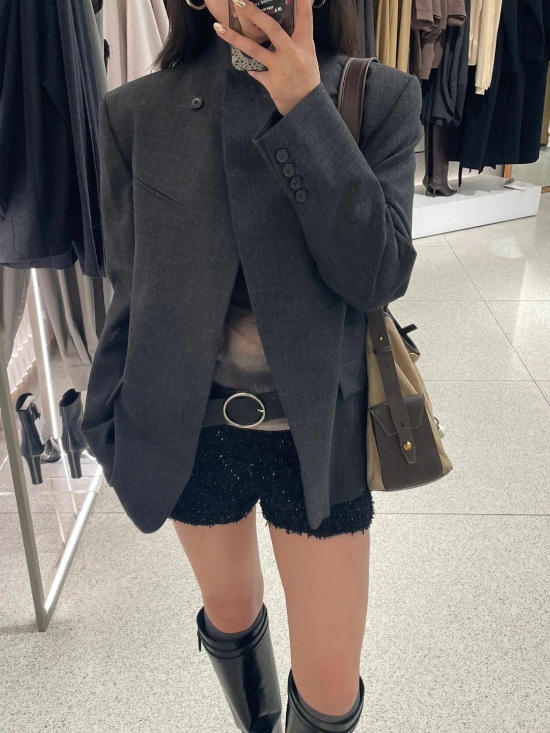 Jesienny, elegancki, w stylu old money, żakiet z wysokim kołnierzem, damski, luksusowy, wysokiej jakości, model 850482, luksusowa moda.