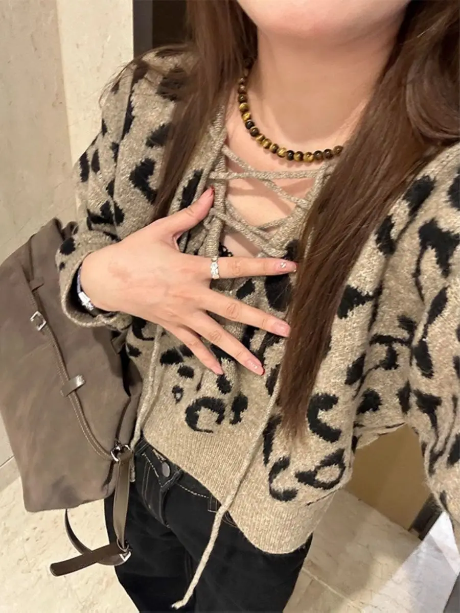 

Pure Leopard Print Strap Long-Sleeved Short Knitted Sweater Women Autumn Winter New Niche Design Pullover Top