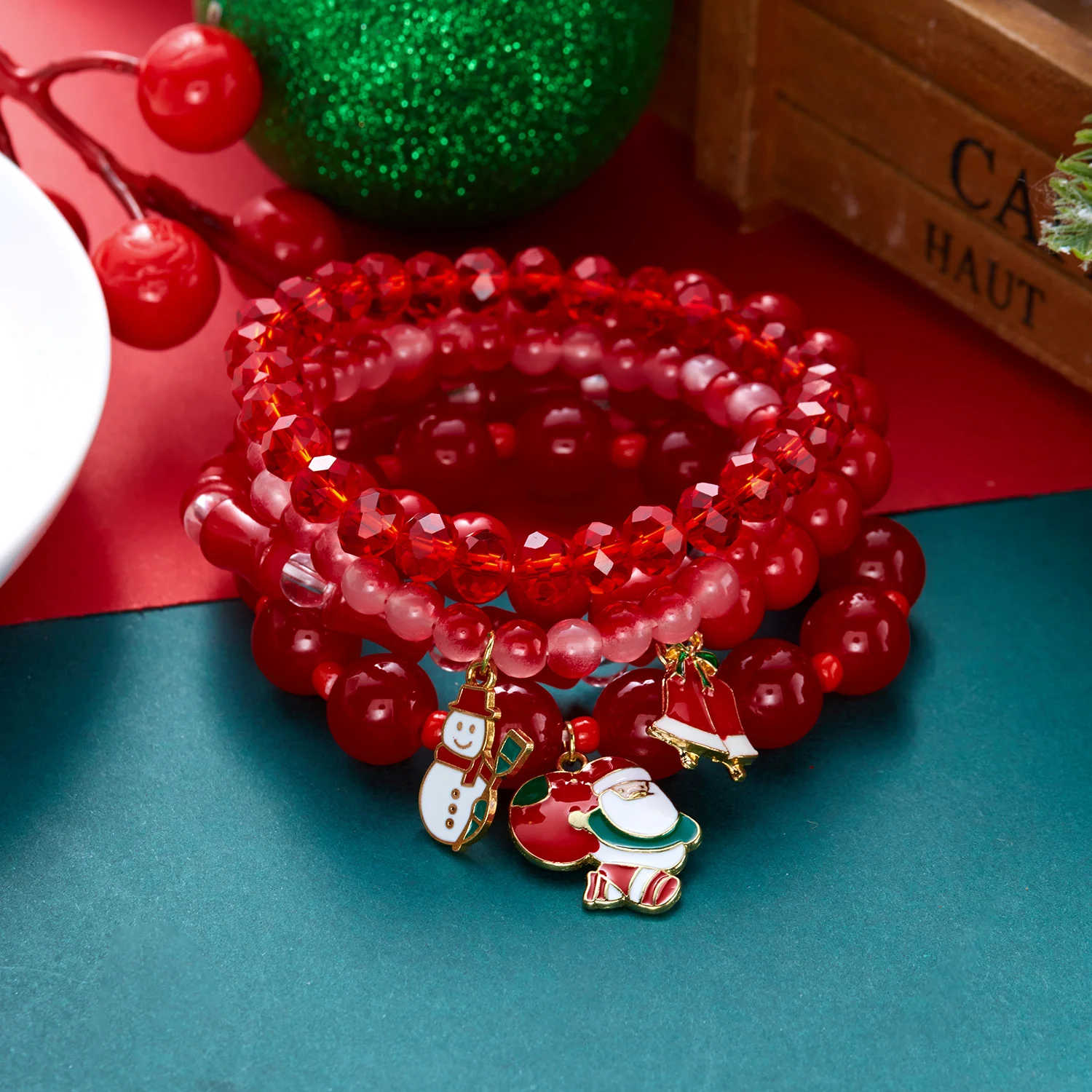 5 Stück Weihnachtsbaum-Elch-Anhänger-Armbänder für Frauen, handgefertigt, bunt, Kristall, mehrschichtig, Perlenarmbänder, Neujahr, Schmuck, Geschenke – Detail 7