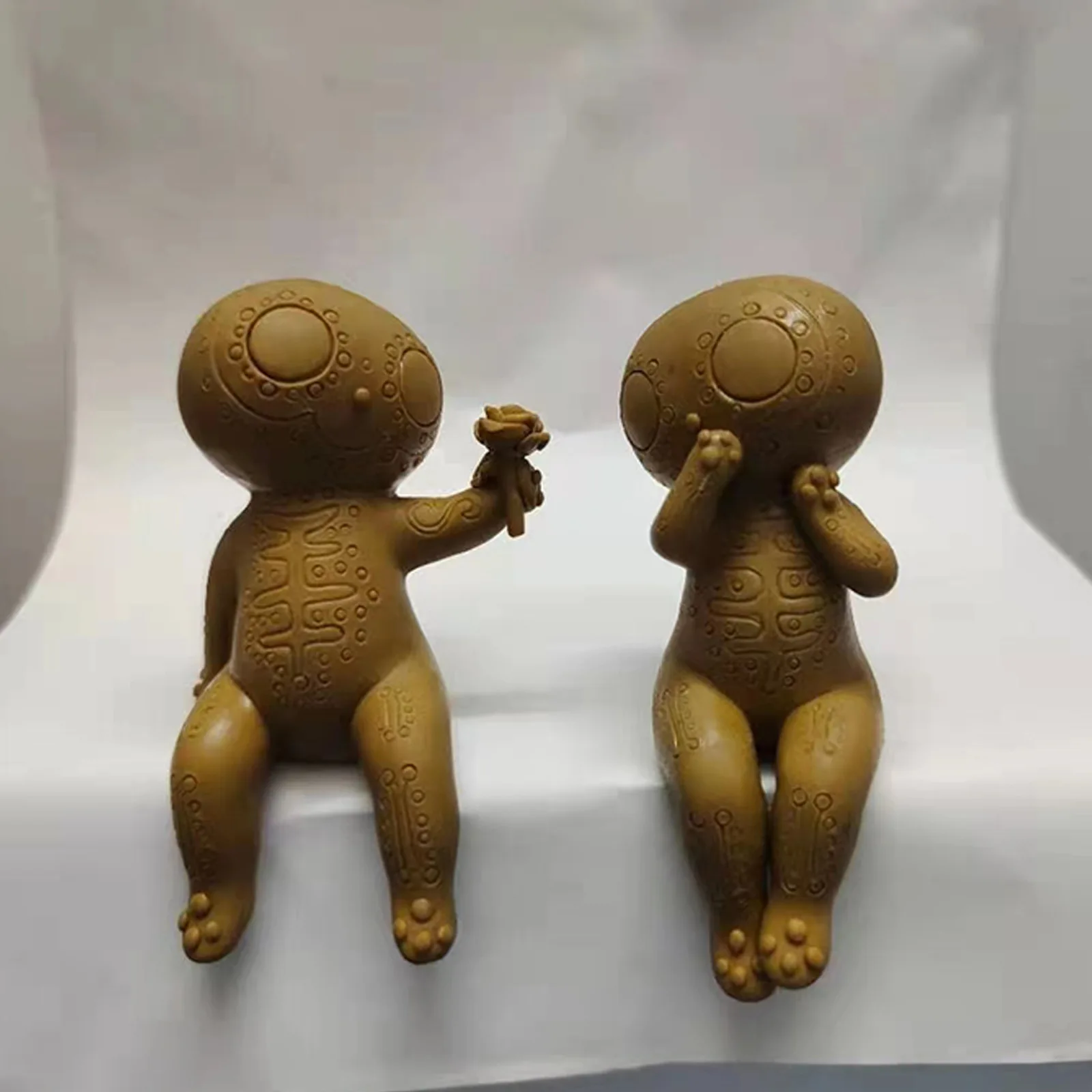 New Boys and Girls Give Roses As Valentine's Day Decorative Figurines, Couple Dolls Halloween Ghost Festival Resin Crafts