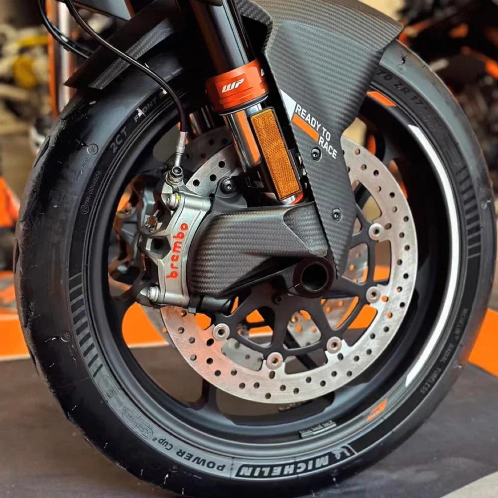 Couvercle de radiateur d'étrier de frein avant de conduit d'air en fibre de carbone pour motos KTM 1290, 1390 Super Duke R/RR/R EVO